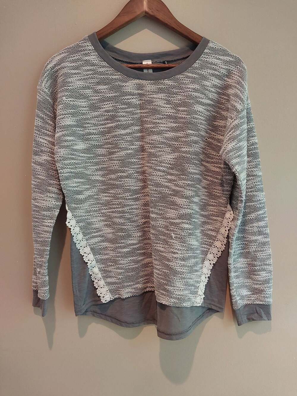 Crown & Ivy Gray and White Marled Knit Long Sleeve Top with Lace Side Inserts
